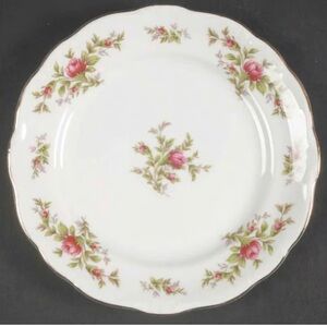 Moss Rose (Bavarian Backstamp)
by JOHANN HAVILAND
Floral Salad Plate 7 3/4 in.